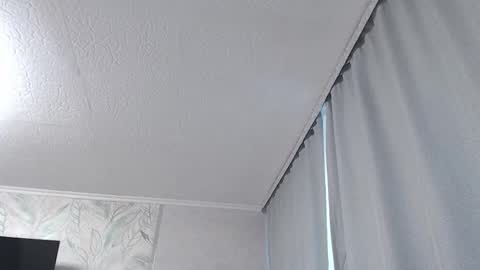 Melissa  Ray online show from 25, 9, 2025