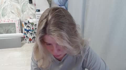 Melissa  Ray online show from 3, 10, 2025