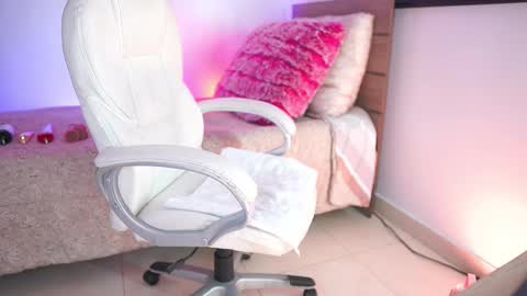 Snapshot of melissa_laurent_ chatting on 14, 10, 2025 Melissa online show from 14, 10, 2025