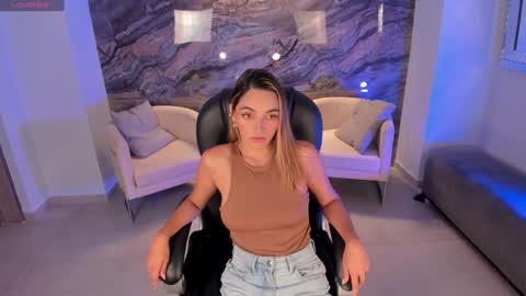 Snapshot of melissamoore_ chatting on 6, 1, 2025 Call me Meli online show from 6, 1, 2025