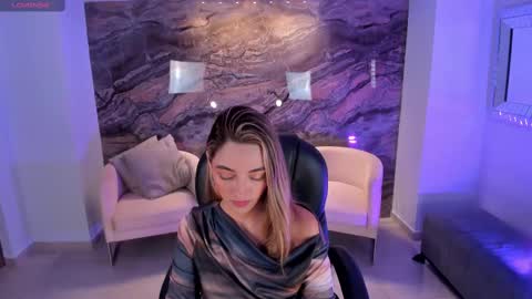Snapshot of melissamoore_ chatting on 5, 3, 2025 Call me Meli online show from 5, 3, 2025