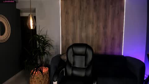 Snapshot of melissamoore_ chatting on 19, 10, 2025 Call me Meli online show from 19, 10, 2025
