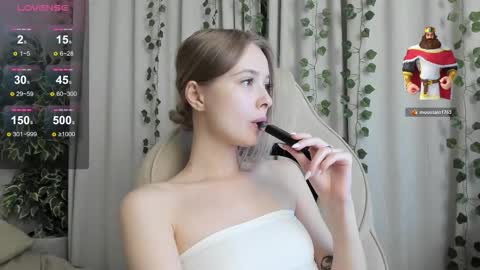 Snapshot of mell_milles chatting on 2, 11, 2025 mell milles online show from 2, 11, 2025