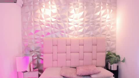  Mell online show from 16, 4, 2026