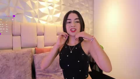 Snapshot of mell_muller chatting on 17, 7, 2026 Mell online show from 17, 7, 2026