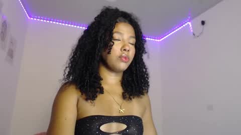 mell_rossi online show from 7, 10, 2025