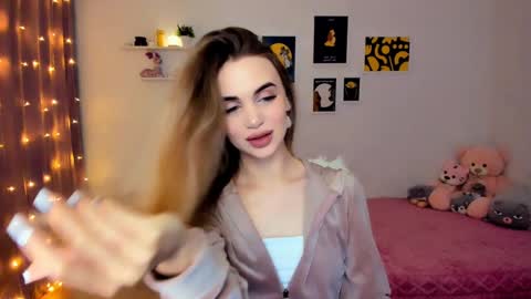 Tessa online show from 10, 12, 2024