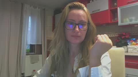 Snapshot of melly_rosey chatting on 10, 12, 2024 Melly online show from 10, 12, 2024