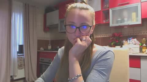 Snapshot of melly_rosey chatting on 27, 1, 2025 Melly online show from 27, 1, 2025