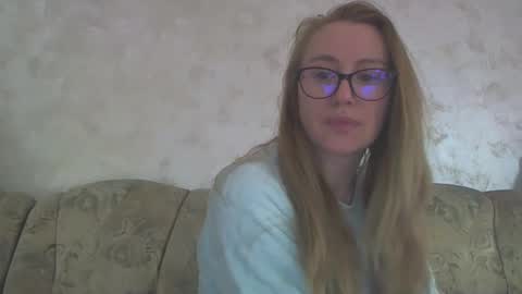 Snapshot of melly_rosey chatting on 18, 2, 2025 Melly online show from 18, 2, 2025