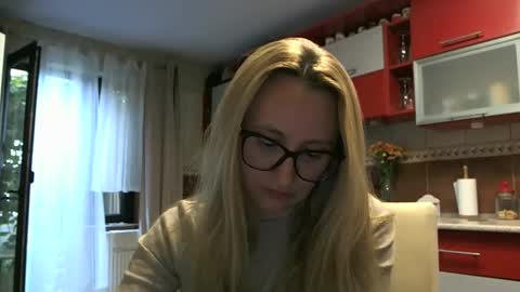 Snapshot of melly_rosey chatting on 10, 9, 2025 Melly online show from 10, 9, 2025