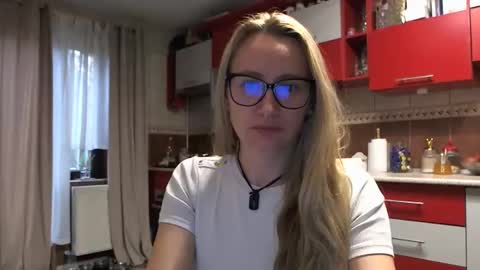 Snapshot of melly_rosey chatting on 23, 10, 2025 Melly online show from 23, 10, 2025