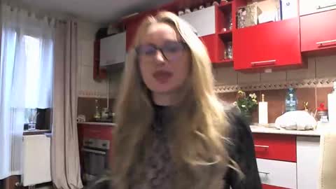 Snapshot of melly_rosey chatting on 27, 10, 2025 Melly online show from 27, 10, 2025