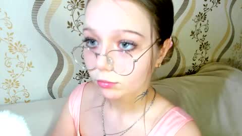 Snapshot of melmooon chatting on 12, 11, 2025 MelMooon online show from 12, 11, 2025