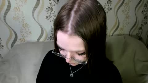 Snapshot of melmooon chatting on 15, 12, 2025 MelMooon online show from 15, 12, 2025