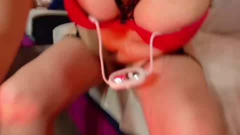 Snapshot of melo_deborah chatting on 28, 10, 2025 Debora online show from 28, 10, 2025