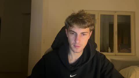 Snapshot of melodicass chatting on 5, 12, 2025 Melodicass online show from 5, 12, 2025