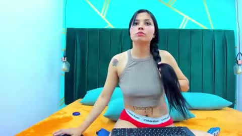 melody_kener online show from 13, 1, 2025