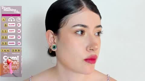 Snapshot of melody_suarez chatting on 18, 12, 2024 MELODY online show from 18, 12, 2024