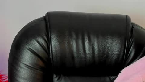 Snapshot of melody_suarez chatting on 4, 2, 2025 MELODY online show from 4, 2, 2025