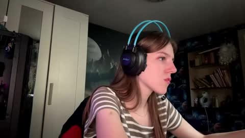 Hi Im Aria 18 years old online show from 26, 9, 2025