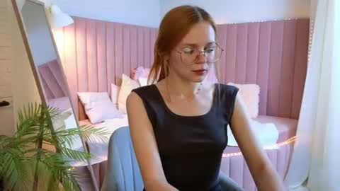 Snapshot of memymee_ chatting on 25, 6, 2026 memymee_ online show from 25, 6, 2026