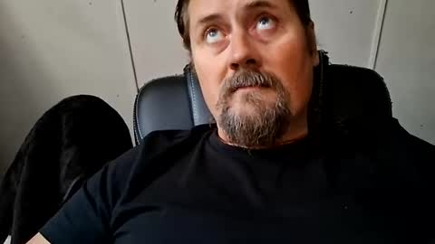 Snapshot of men10_12_1983 chatting on 12, 9, 2025 men10_12_1983 online show from 12, 9, 2025