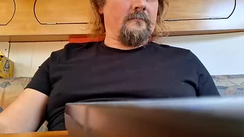 Snapshot of men10_12_1983 chatting on 4, 10, 2025 men10_12_1983 online show from 4, 10, 2025