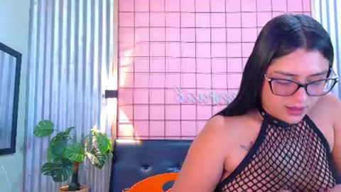Snapshot of mensia_hernandez chatting on 28, 7, 2026 Princess Mensia online show from 28, 7, 2026