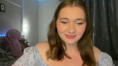 Snapshot of meow_claws chatting on 16, 7, 2026 Kitten online show from 16, 7, 2026