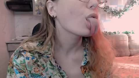 Snapshot of meowcr chatting on 3, 10, 2025 meowcr online show from 3, 10, 2025