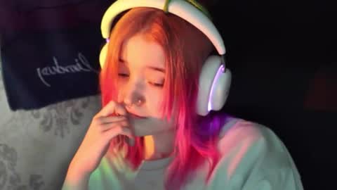 Snapshot of meowki4 chatting on 5, 2, 2025 meowme online show from 5, 2, 2025