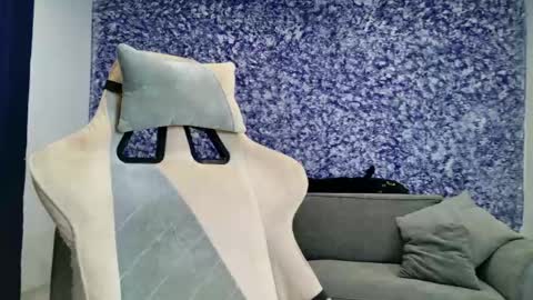 Mia online show from 23, 4, 2026