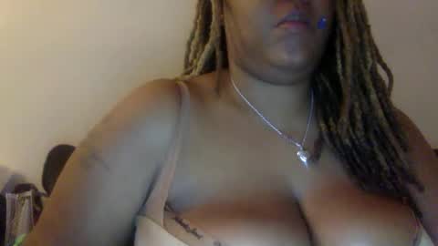 mercedesbuxxx online show from 1, 12, 2025