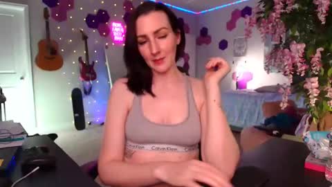 Snapshot of meredithbae chatting on 14, 4, 2026 Meredith Bae online show from 14, 4, 2026