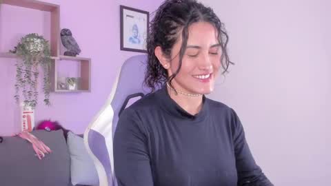 Snapshot of meridafox_ chatting on 13, 9, 2025 MERI online show from 13, 9, 2025