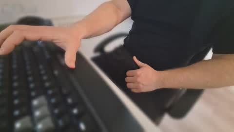 Snapshot of meridian132 chatting on 24, 11, 2025 meridian132 online show from 24, 11, 2025