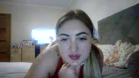 Snapshot of meriwoulders chatting on 8, 5, 2026 MeriWoulders online show from 8, 5, 2026