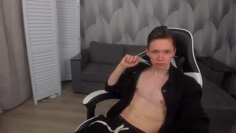 MEVERIK OUSHEN online show from 23, 4, 2026