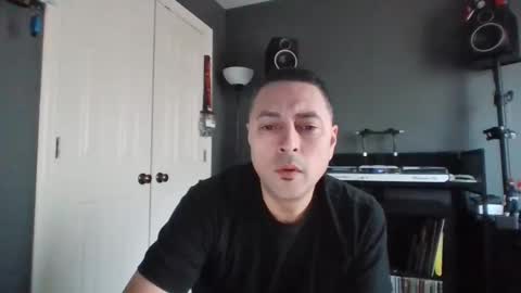 Snapshot of mexirican80 chatting on 11, 3, 2025 The MexiRican online show from 11, 3, 2025