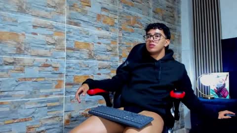 Snapshot of mexwilliams chatting on 28, 10, 2025 mexwilliams online show from 28, 10, 2025