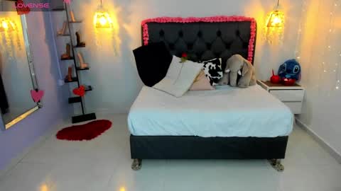 meylagia online show from 5, 2, 2025