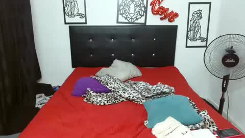 Snapshot of mhia1972 chatting on 28, 10, 2025 mhia1972 online show from 28, 10, 2025