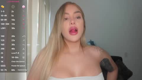Snapshot of mi_suk1 chatting on 3, 10, 2025 mi suk1 online show from 3, 10, 2025