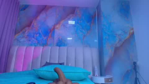 Snapshot of mia_0_ chatting on 23, 4, 2026 Emi online show from 23, 4, 2026