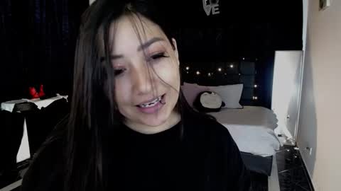 Mia zoe online show from 10, 9, 2025