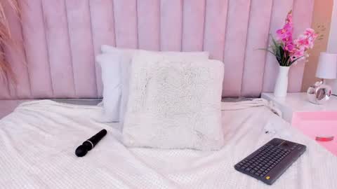 Snapshot of mia__bailey_ chatting on 15, 7, 2026 mia__bailey_ online show from 15, 7, 2026