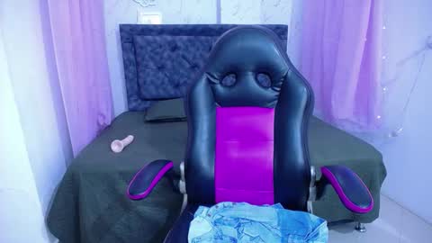 Snapshot of mia__thomson_ chatting on 11, 9, 2025 MIA online show from 11, 9, 2025