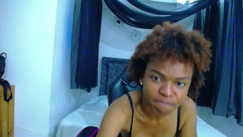 Snapshot of mia__thomson_ chatting on 26, 10, 2025 MIA online show from 26, 10, 2025