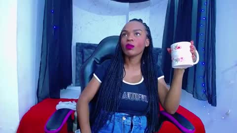 Snapshot of mia__thomson_ chatting on 14, 11, 2025 MIA online show from 14, 11, 2025